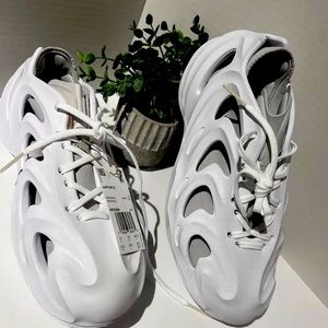 adidas adiFOM Q Shoes White Gray HP6584 Men's sz. 10 ￼NEW.